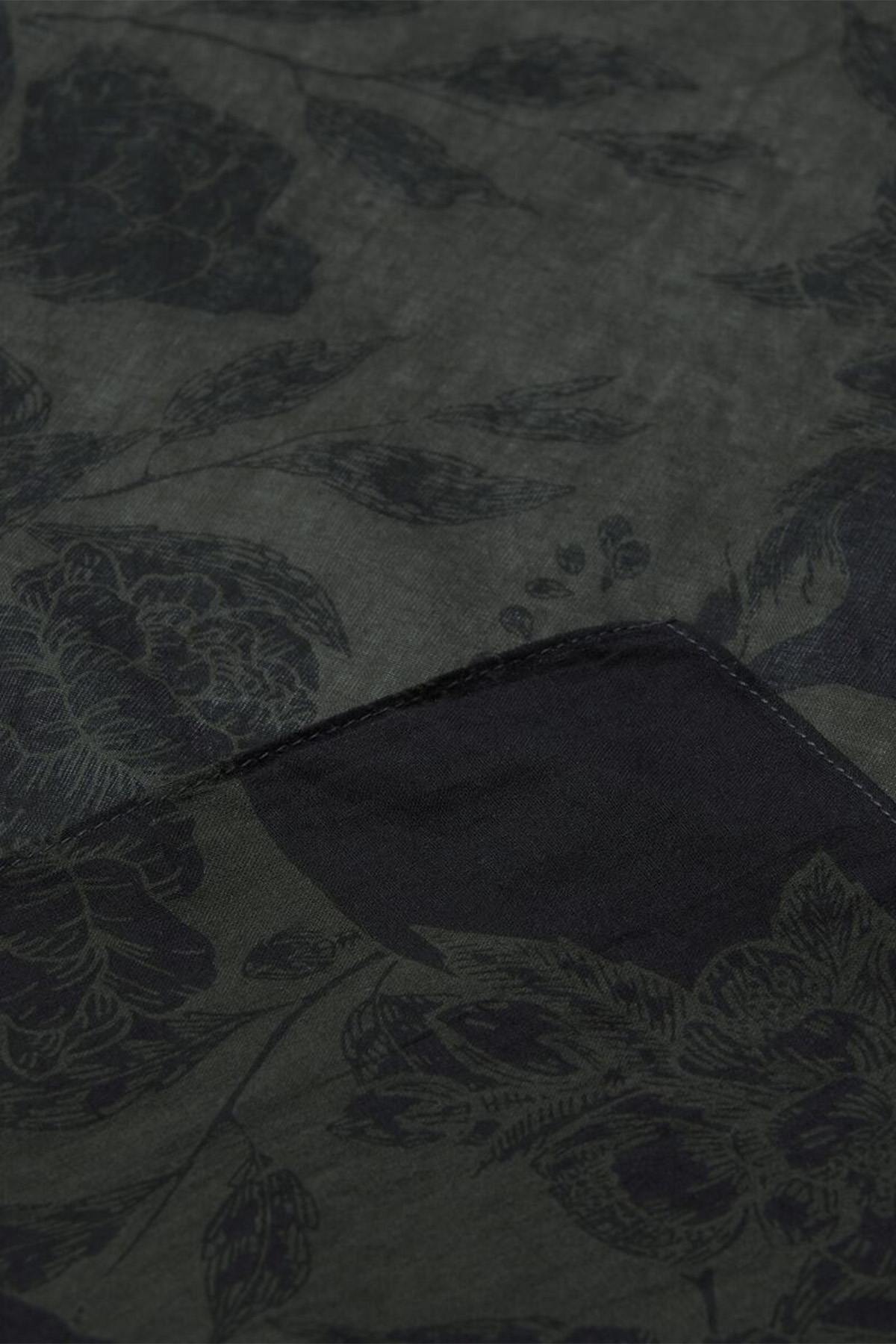 Cotton scarf with skull print - Image n°3