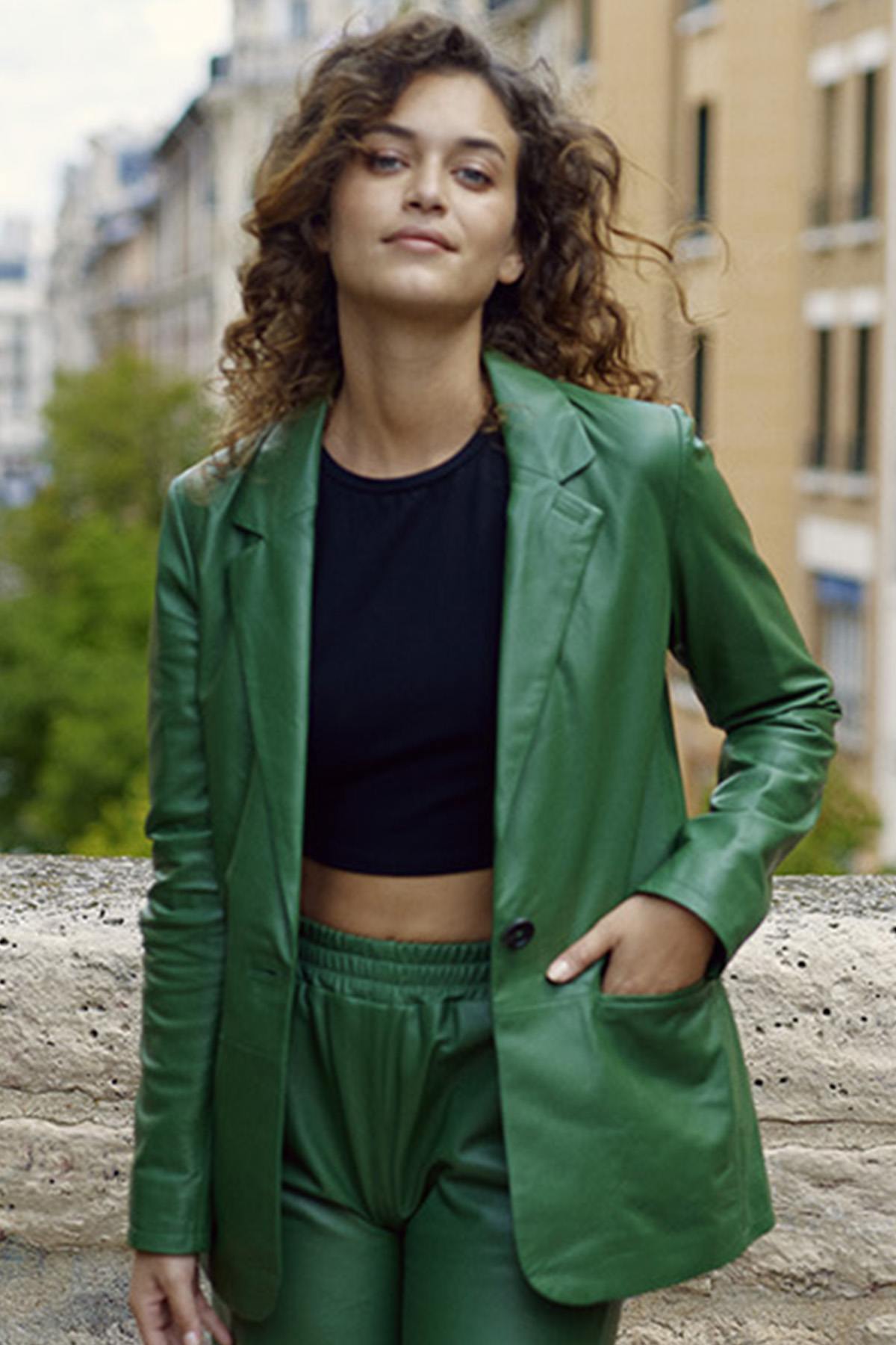 Women's green leather blazer with shirt collar - Image n°1