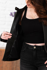 Chic and trendy black pearl biker collar leather jacket - Image n°6