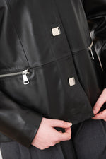 Stylish shiny black leather jacket - Image n°4