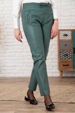 Trendy jade-colored leather jogpants - Image n°1