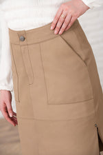 Long beige suede leather skirt with side slit - Image n°6
