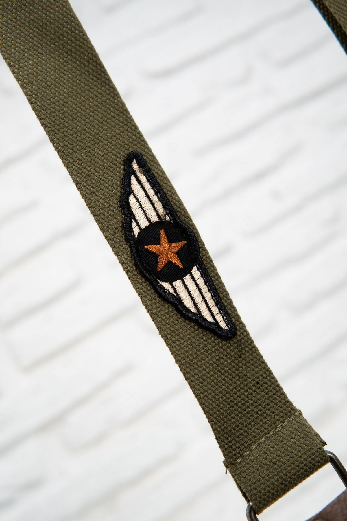 Khaki satchel with badges - Image n°4