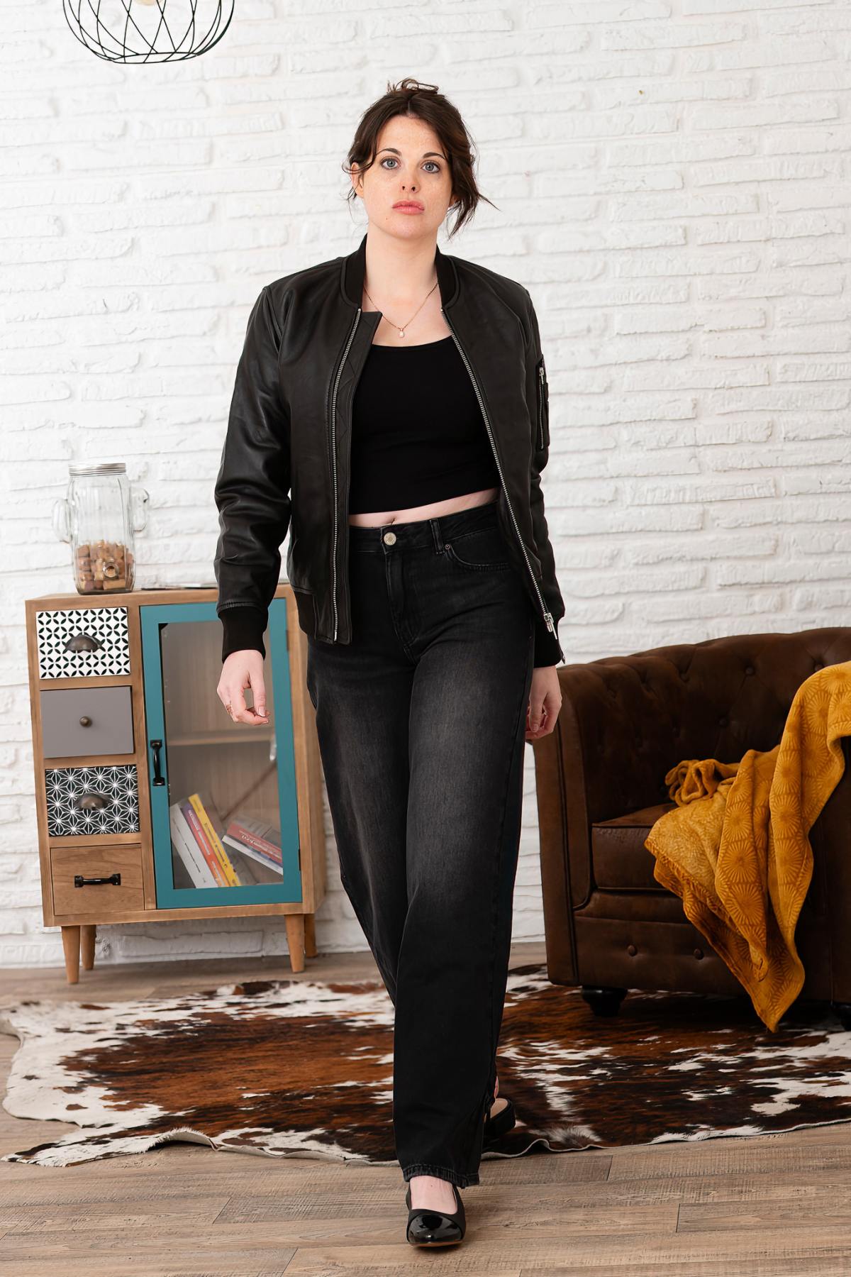 Black leather bomber jacket for women - Image n°5