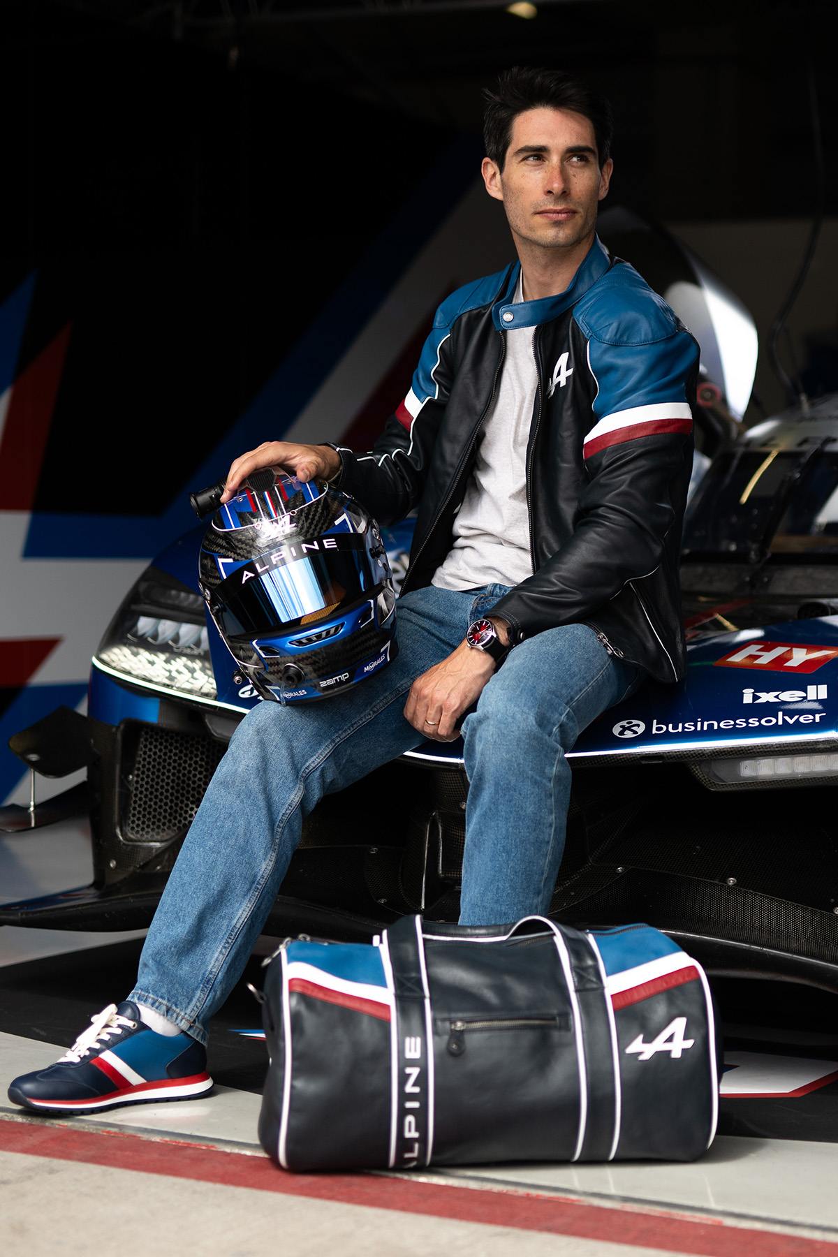 Motorsport-inspired navy sheepskin jacket with a regular fit. - Image n°11