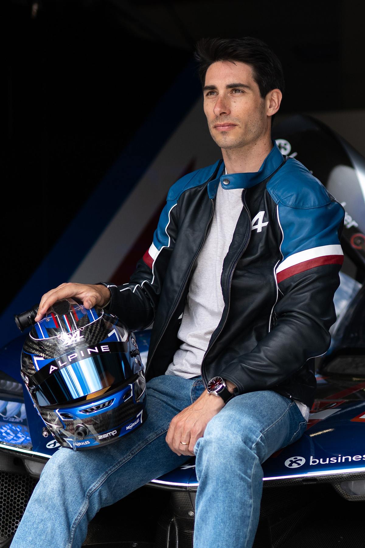 Motorsport-inspired navy sheepskin jacket with a regular fit. - Image n°1