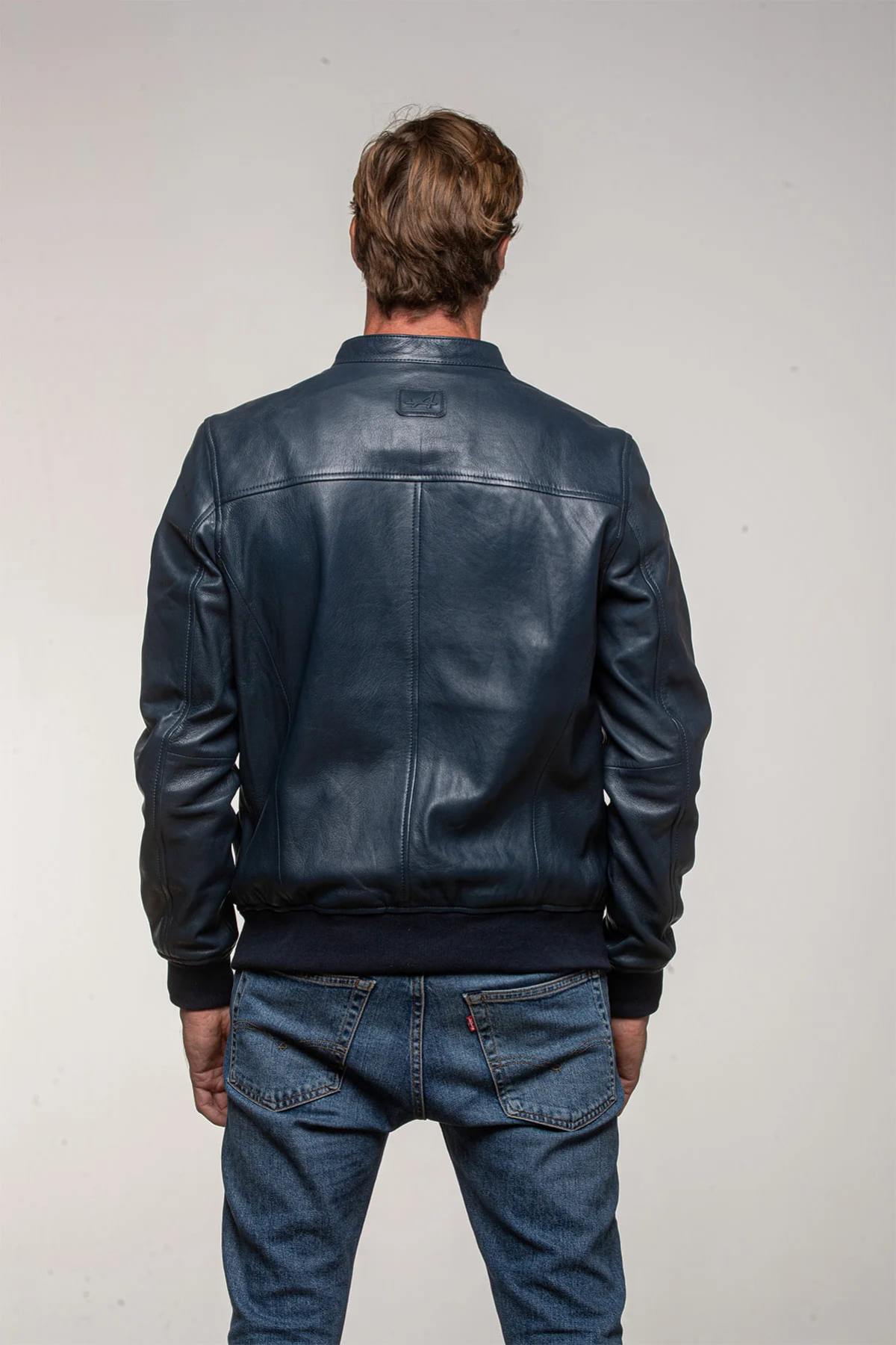 Collector's Alpine leather jacket for the brand's 70th anniversary - Image n°6