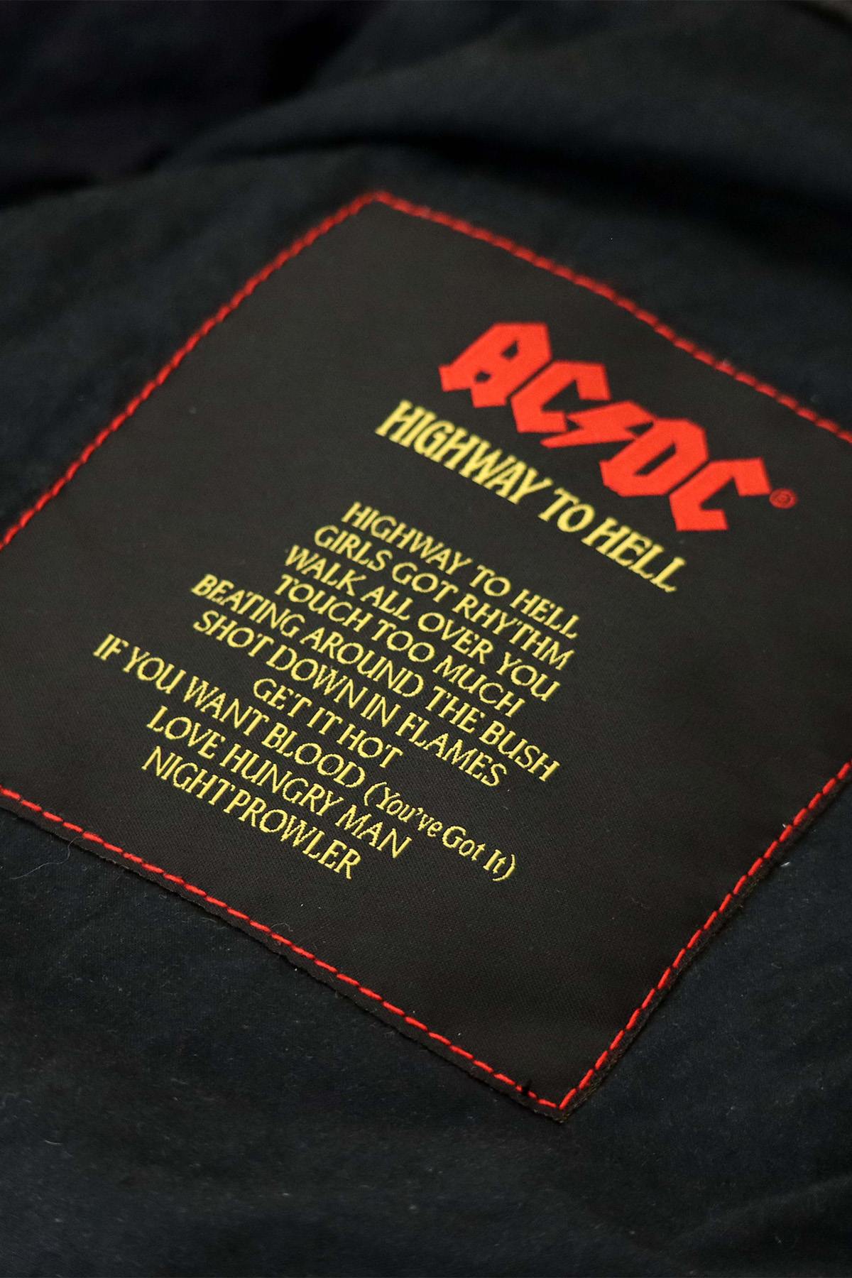 Leather biker jacket in tribute to the group AC/DC - Image n°12