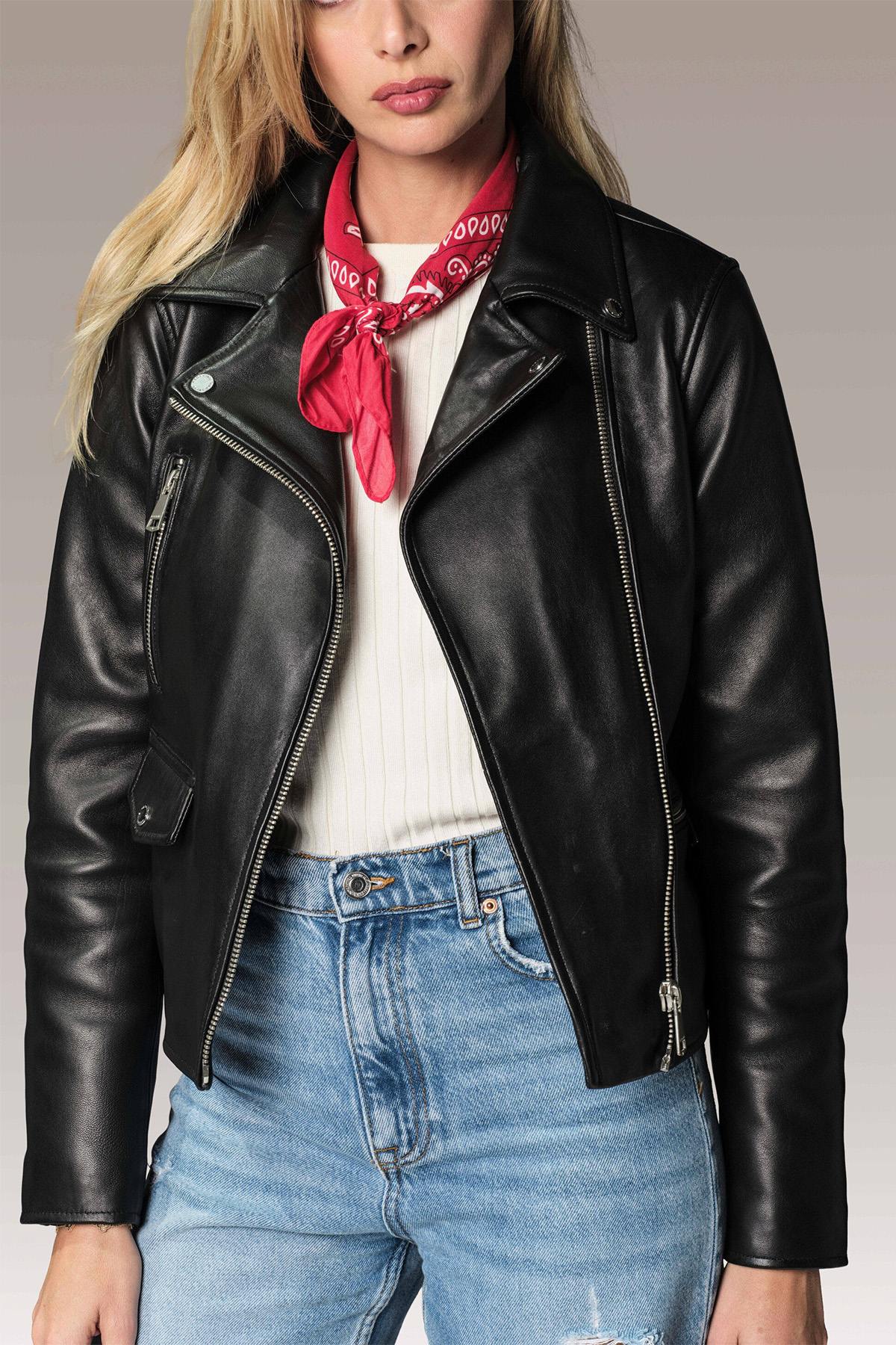 Slim lambskin jacket with asymmetric zip and striking red lining. - Image n°1