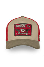 Red and white trucker cap with logo badge - Image n°6