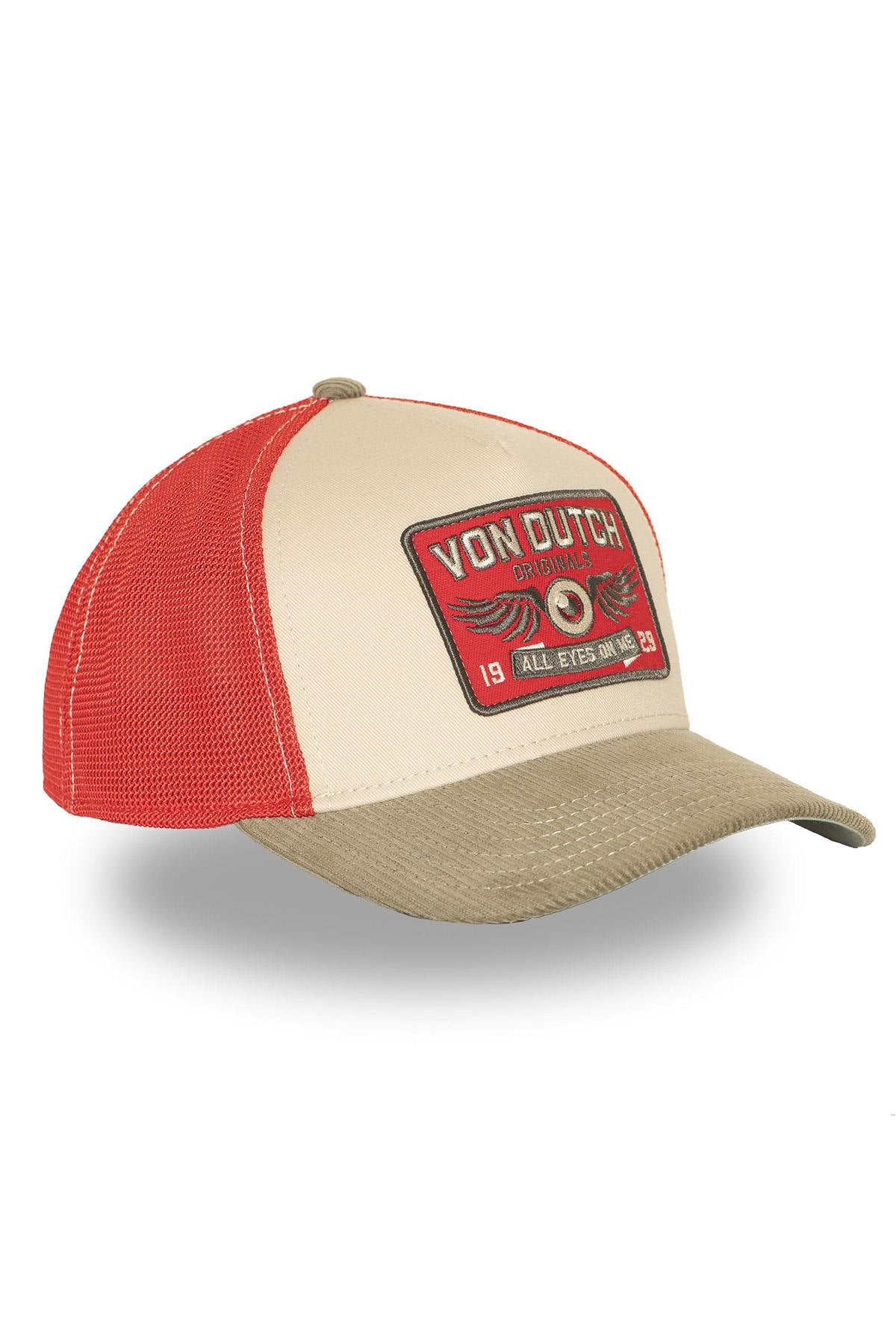 Red and white trucker cap with logo badge - Image n°4