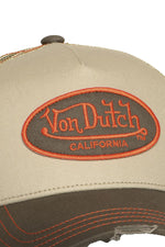 Distressed trucker cap with badge logo - Image n°2
