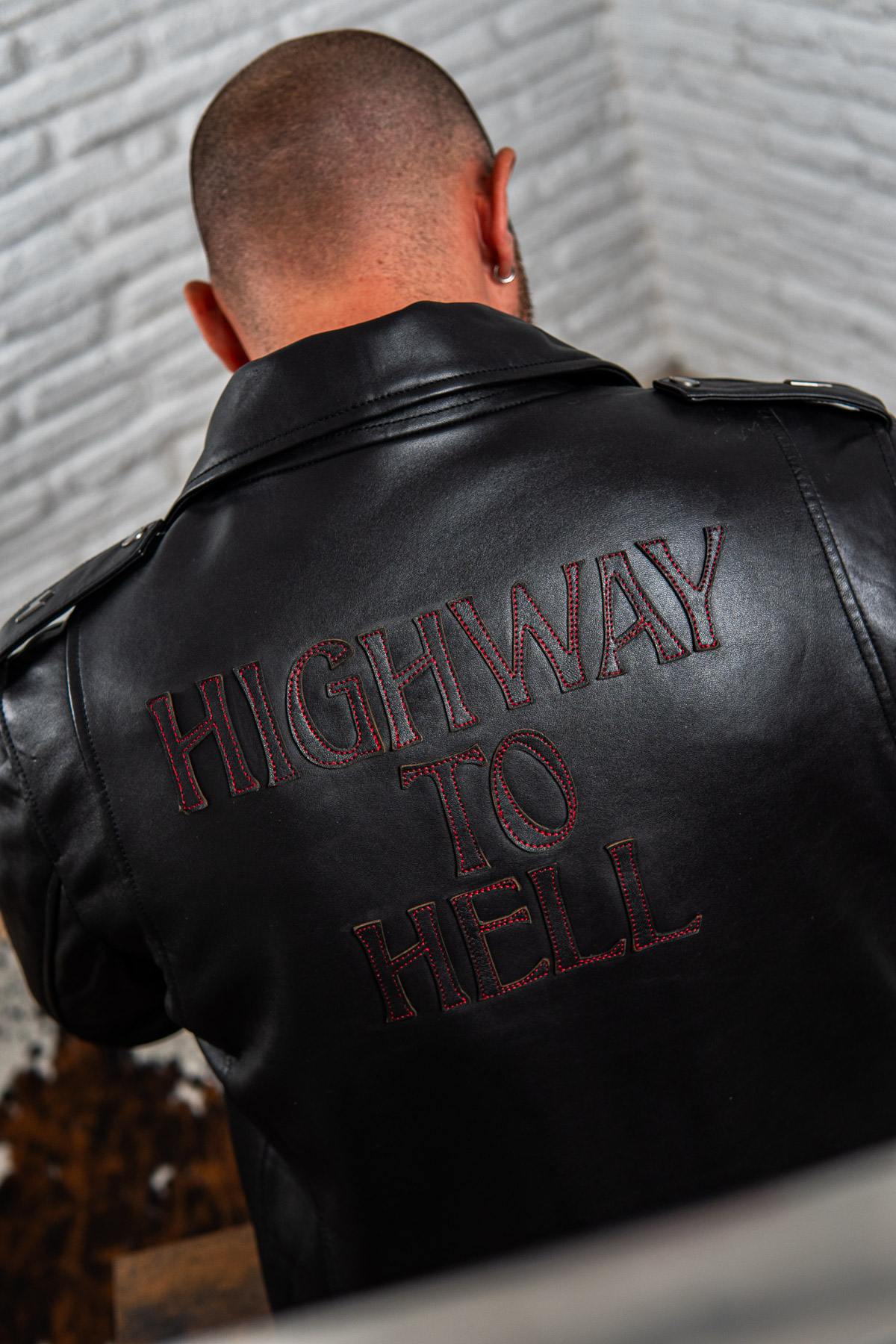 Leather biker jacket in tribute to the group AC/DC - Image n°21