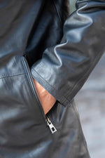 Black leather coat with stand-up collar and removable facing - Image n°5