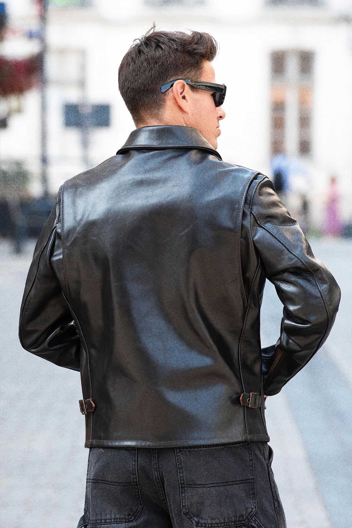 Iconic Schott NYC biker jacket in heavyweight cowhide, built to last. - Image n°3