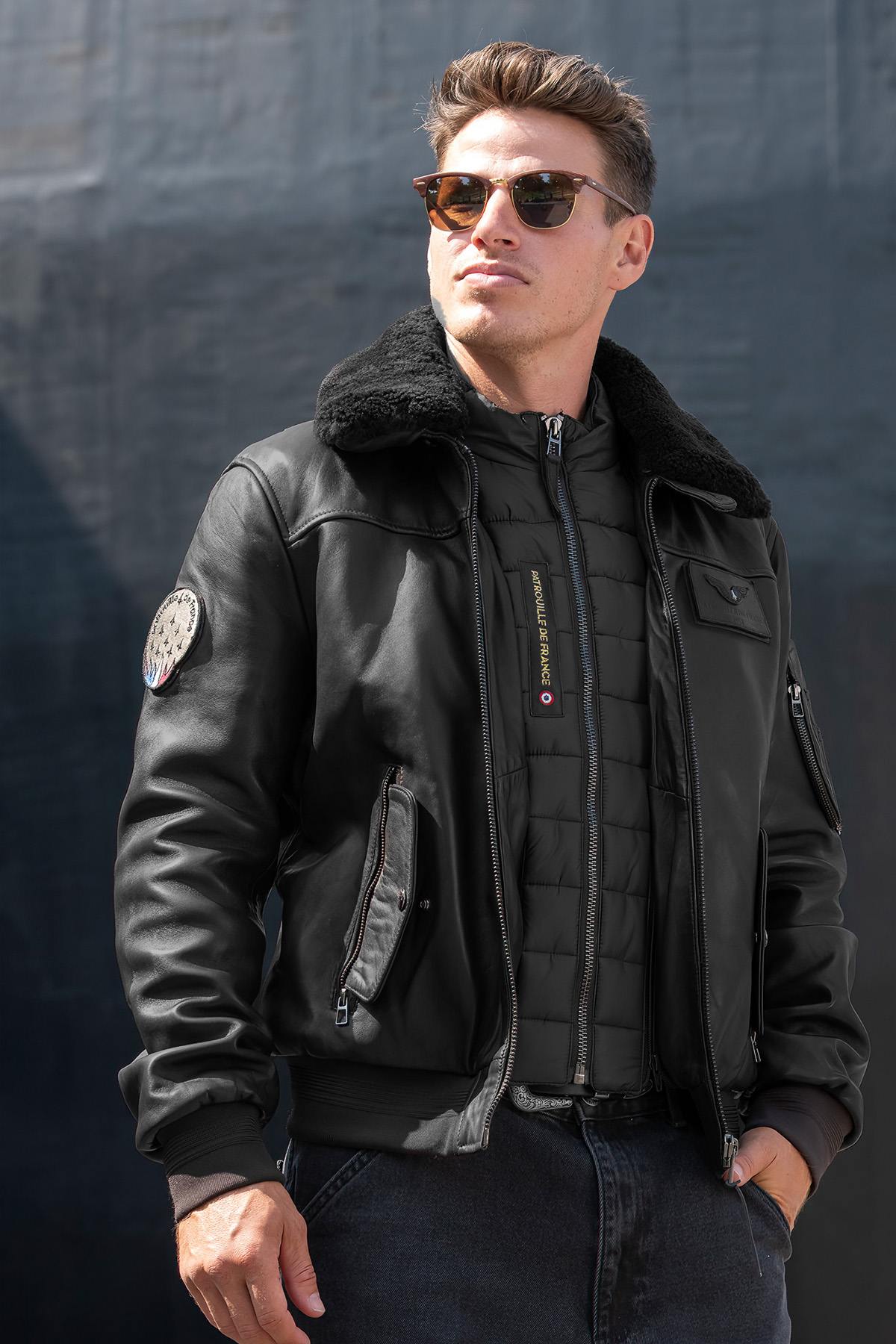 Black lambskin aviator jacket with detachable sheepskin collar. - Image n°1