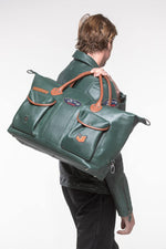 Steve McQueen travel bag in pine green leather - Image n°2