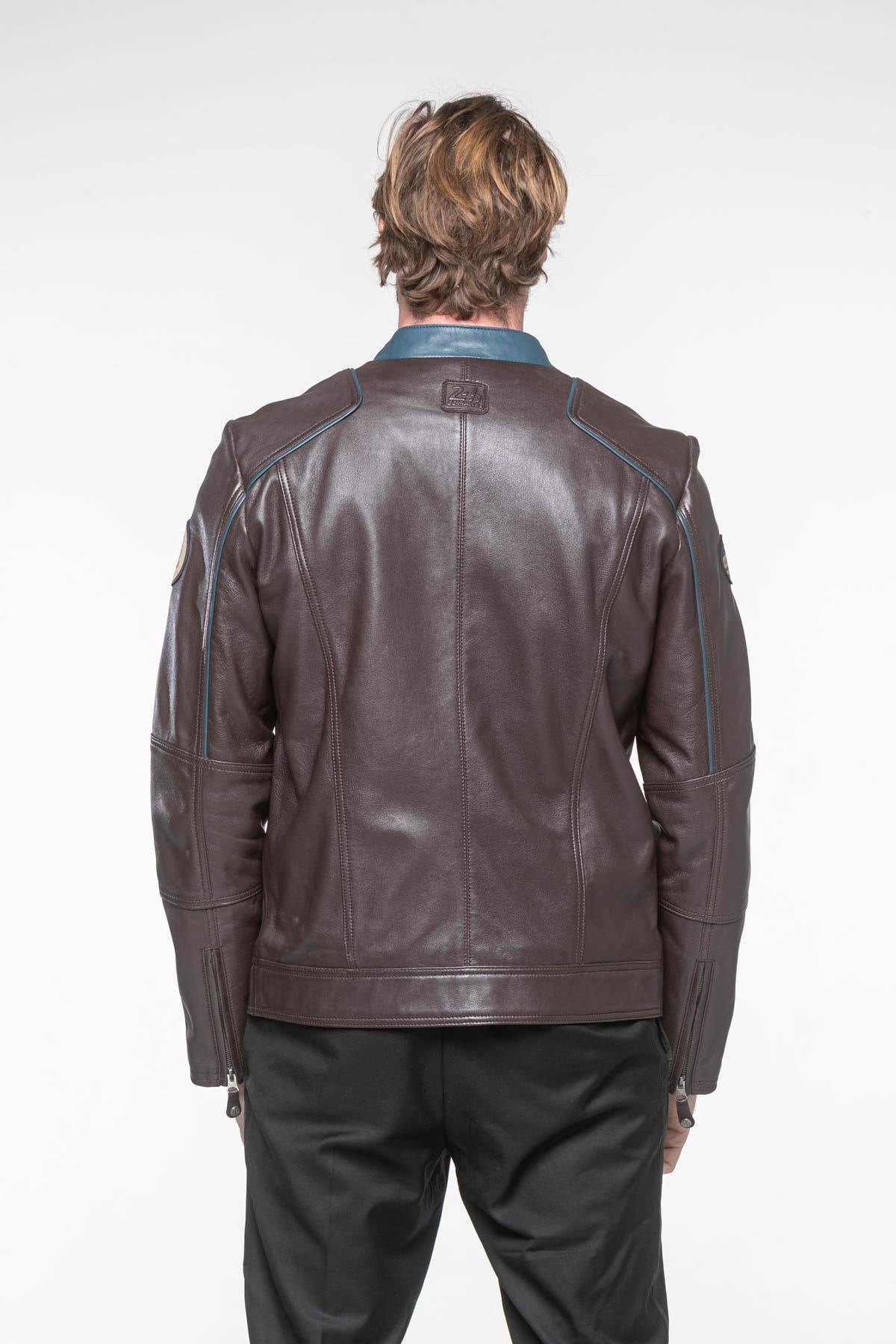 A dark brown sheepskin jacket, soft and light, echoing Steve McQueen. - Image n°4