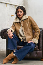 Cosy cognac sheepskin bomber with biker edge for all-season wear. - Image n°2