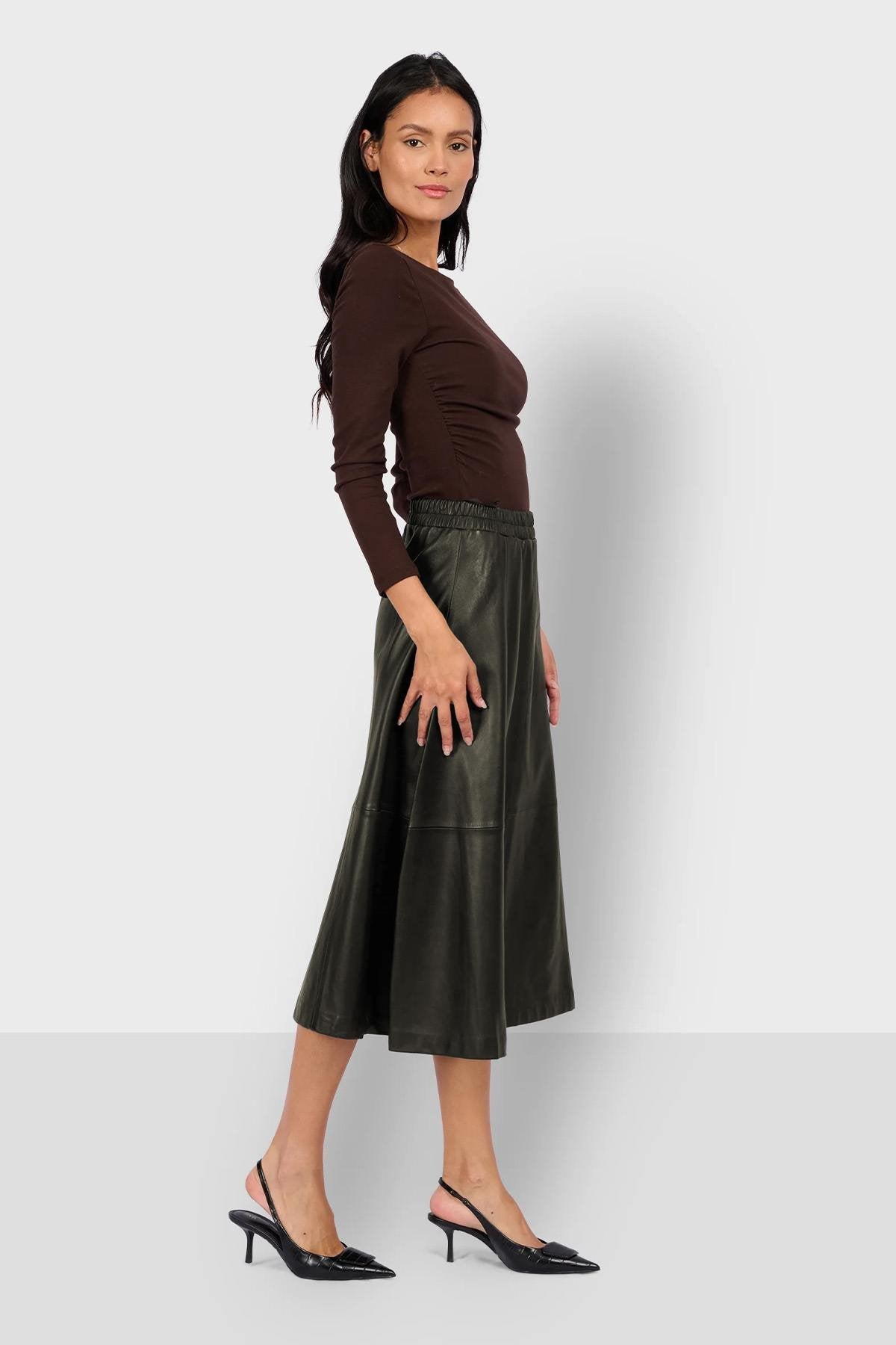 Dark khaki leather trapeze skirt - Image n°3