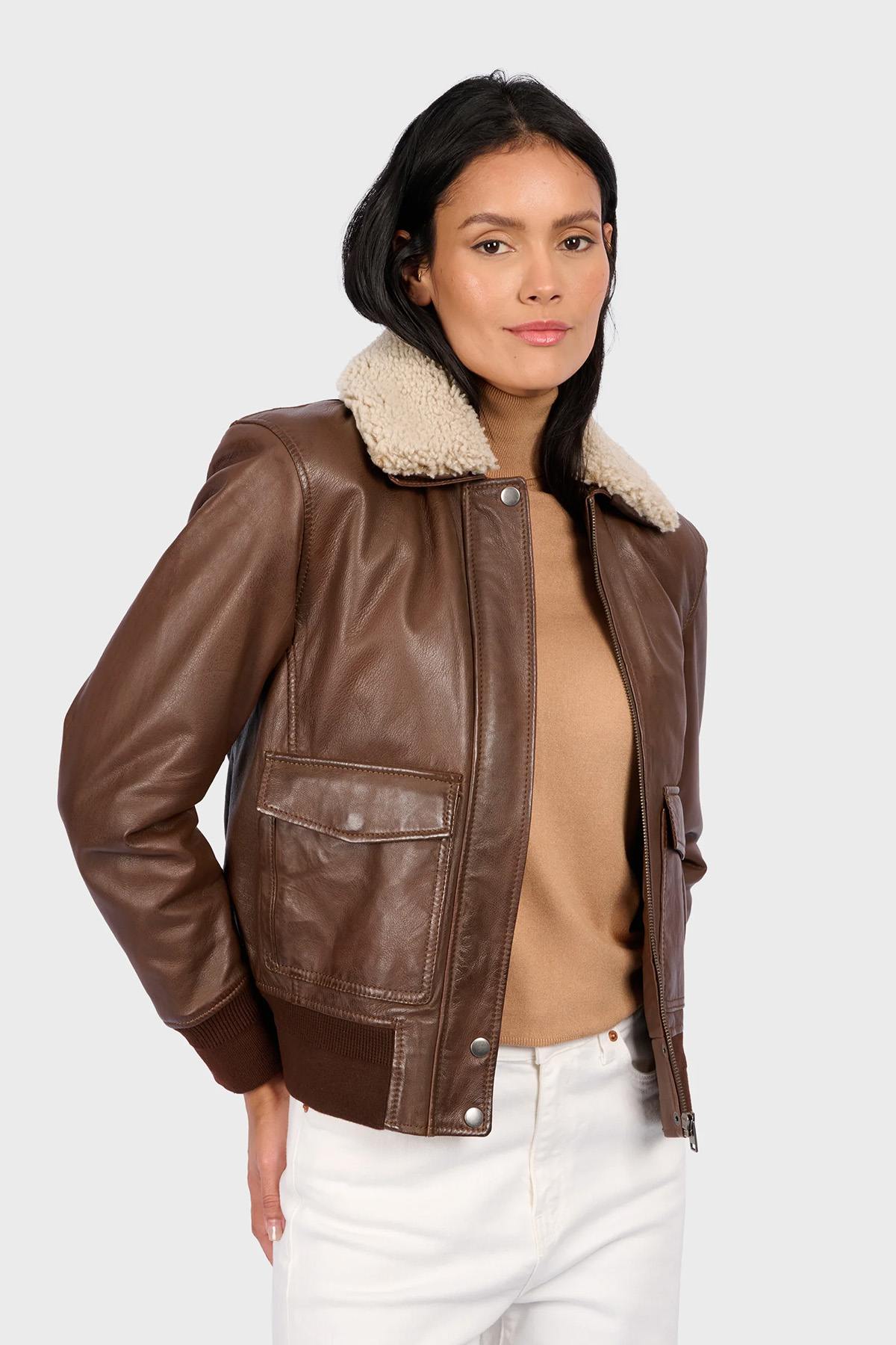 Lightweight cacao sheepskin jacket with detachable vegan fur collar. - Image n°9