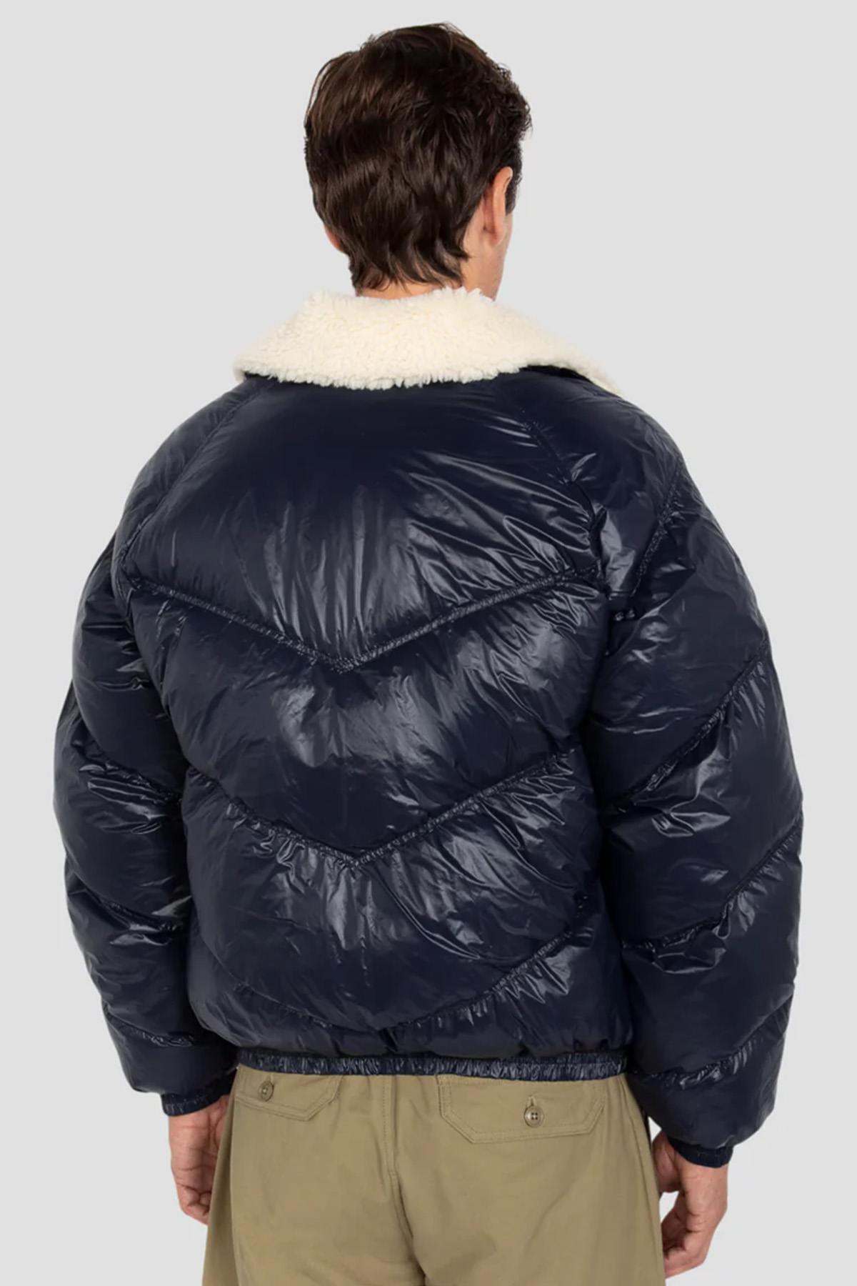 Oversized shiny textile down jacket with faux fur collar - Image n°5