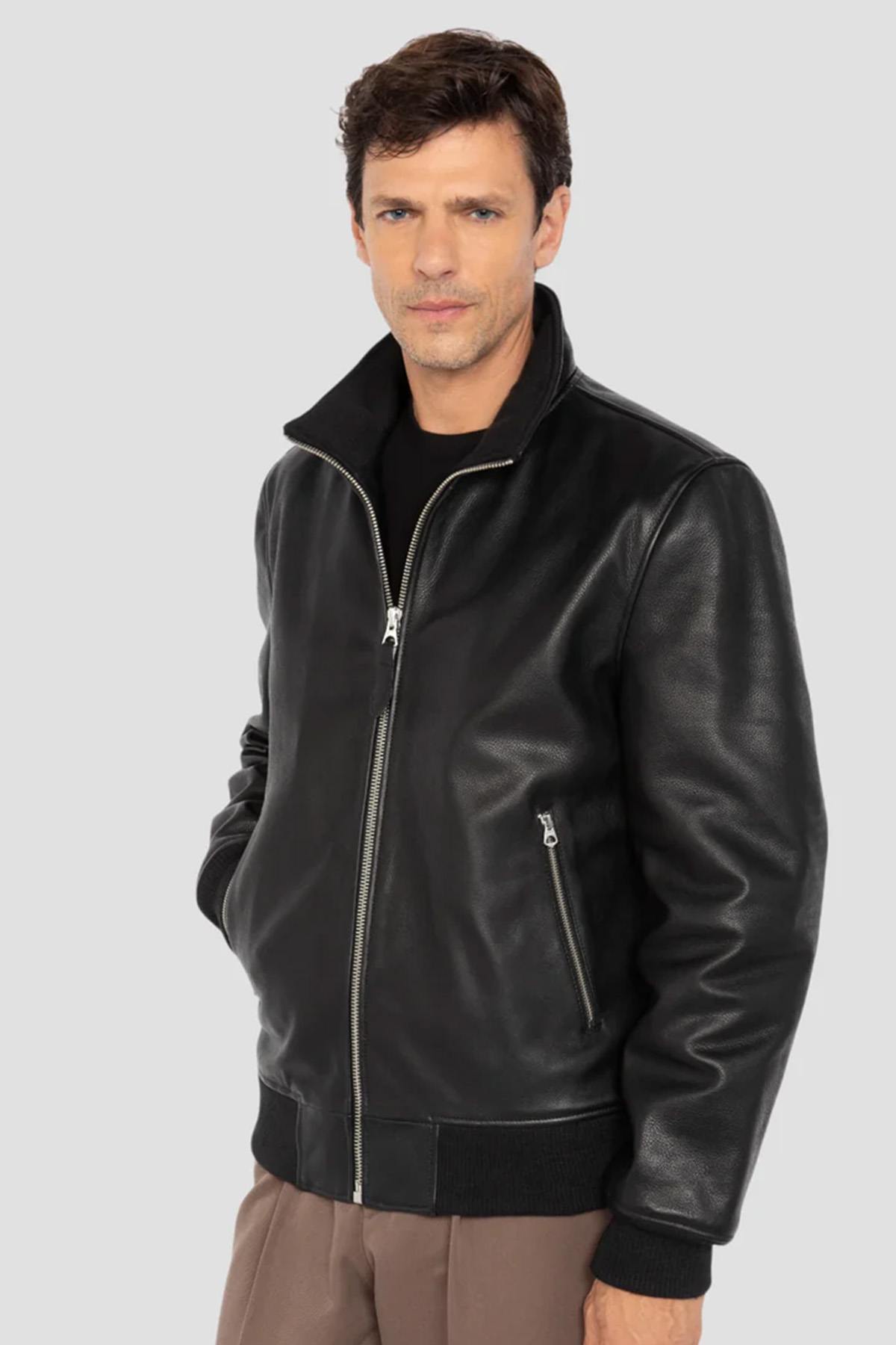 Black jacket with stand-up collar in grained cowhide leather - Image n°1