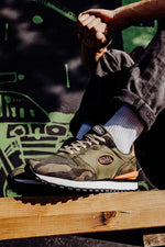 Khaki and orange camo trainers - Image n°10