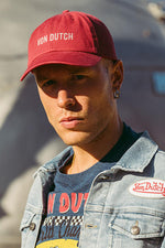 Red embroidered cotton cap - Image n°1