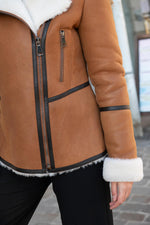 Women's chic whisky-colored bomber jacket - Image n°6