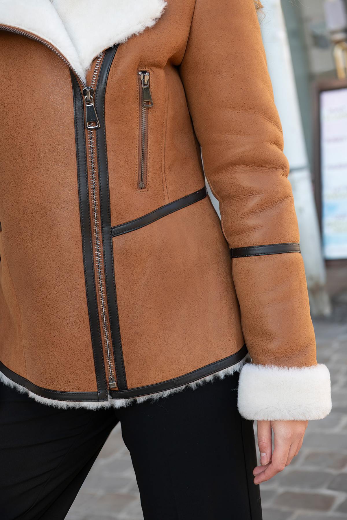 Whisky reversed sheep leather jacket for chic autumn-winter warmth. - Image n°6