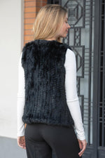 Black fur sleeveless vest - Image n°2