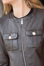 Chocolate shearling jacket, slim fit with a zip front and moto collar. - Image n°3
