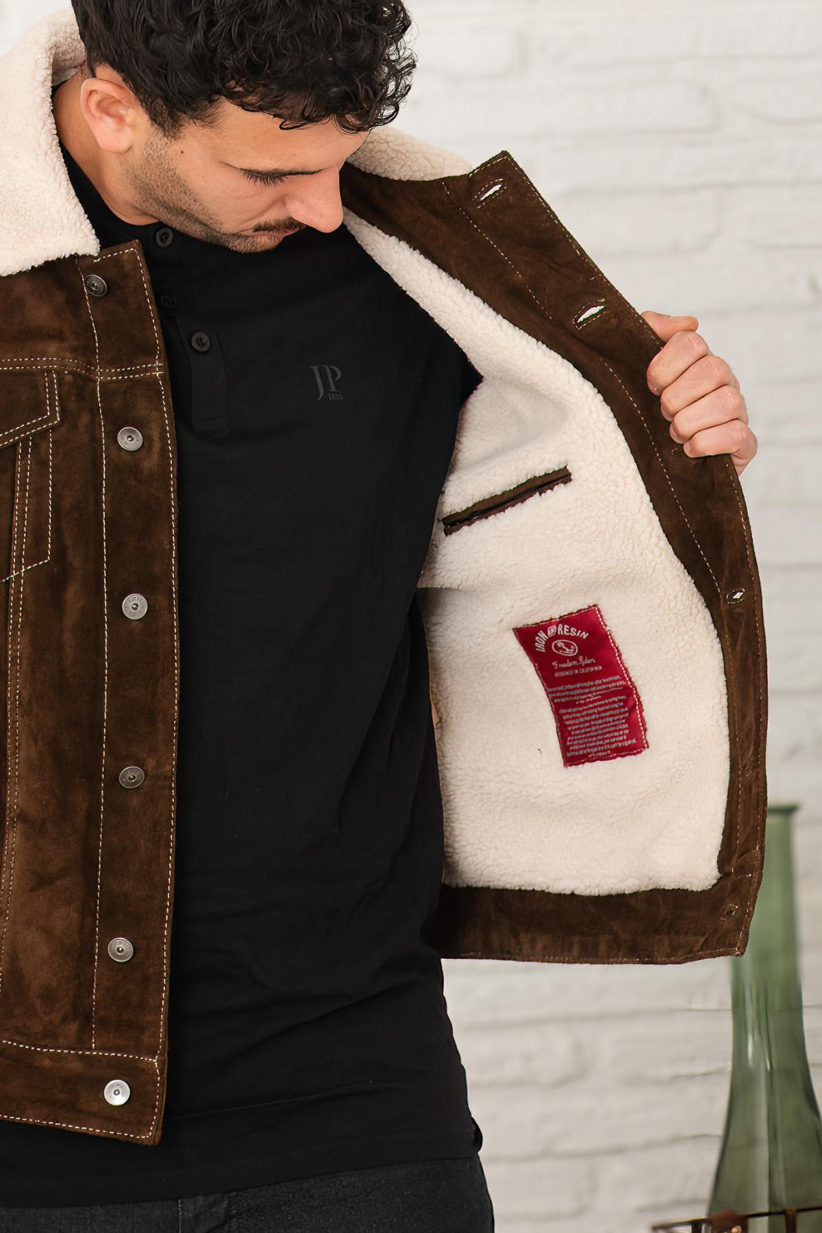 Brown buffalo leather jacket with sherpa lining-warm and rugged. - Image n°6