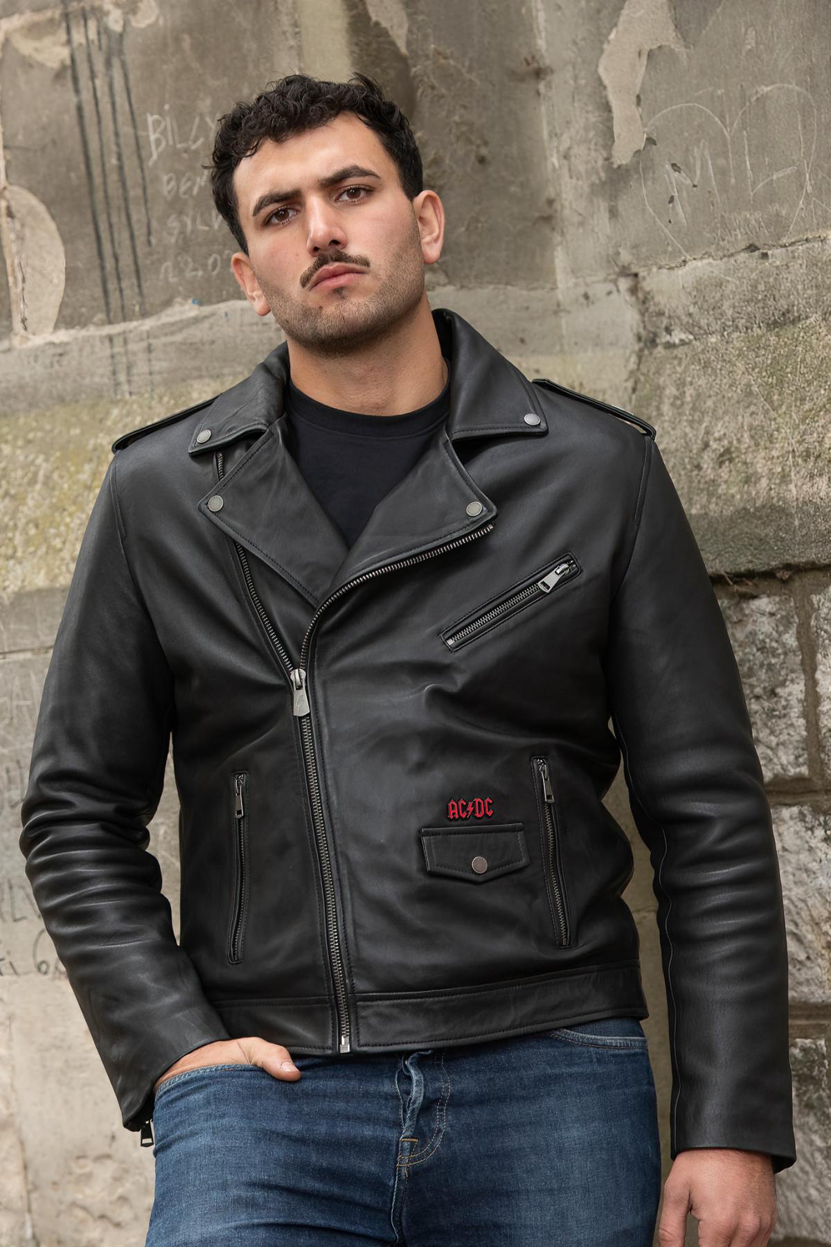 Leather biker jacket in tribute to the group AC/DC - Image n°1