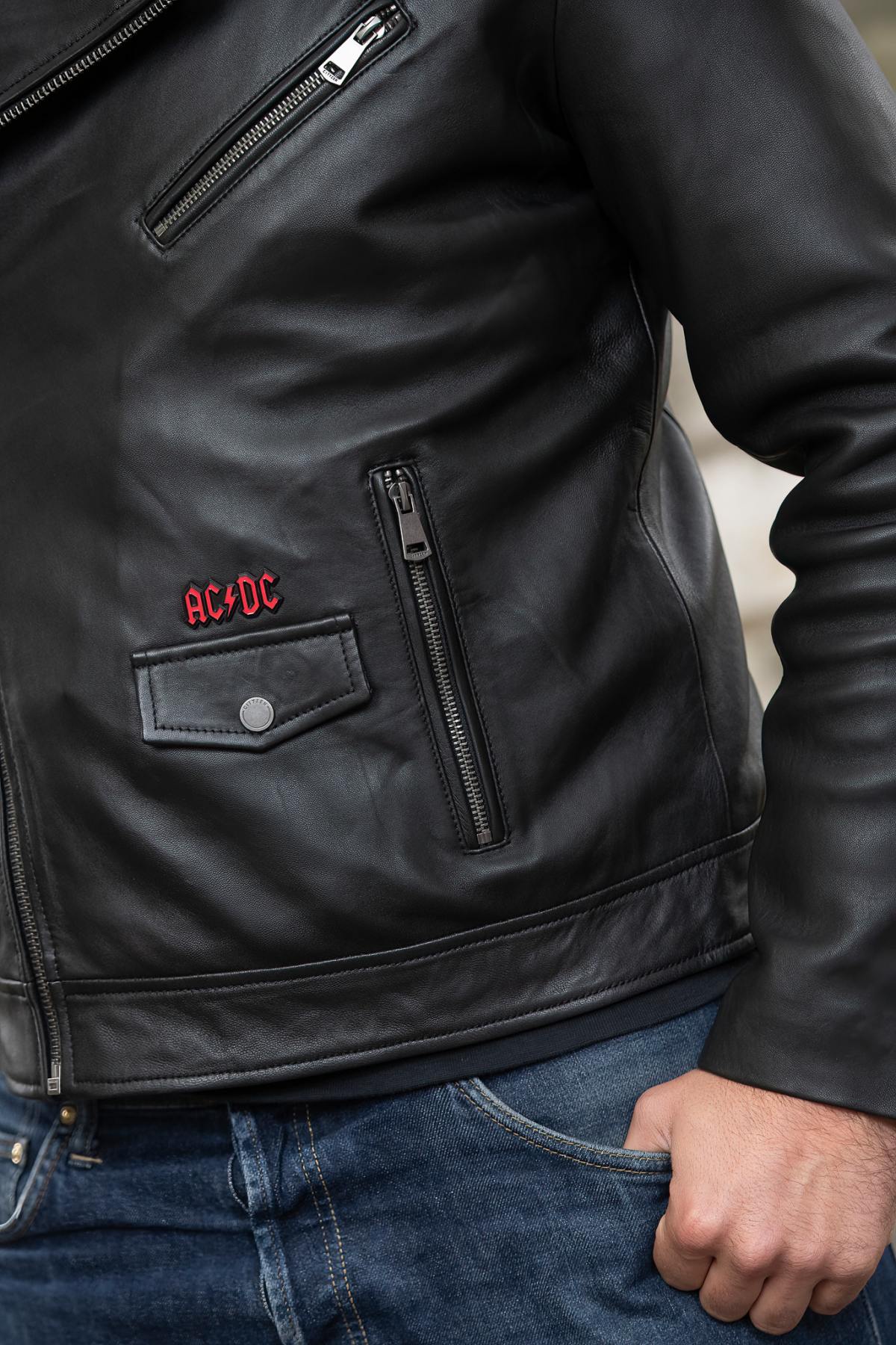 Leather biker jacket in tribute to the group AC/DC - Image n°5