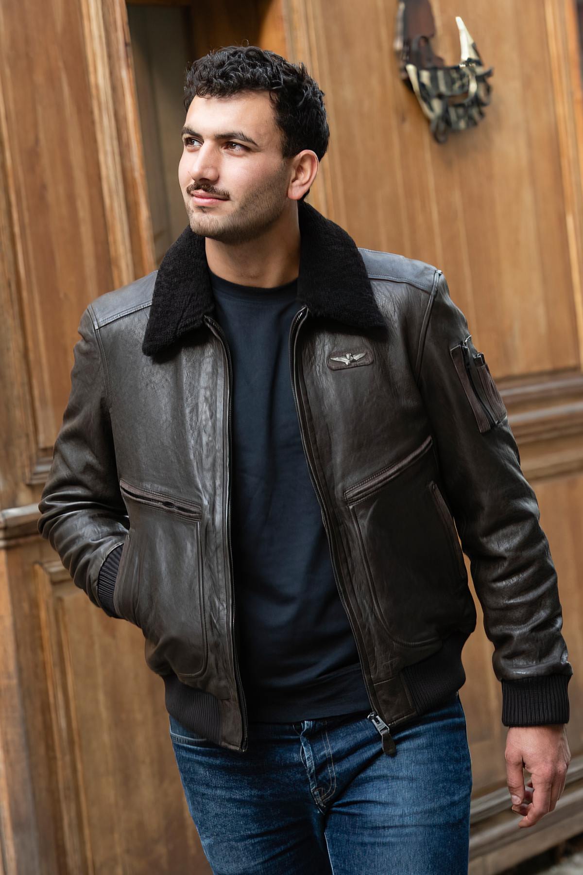 Vintage dark brown leather bomber jacket with back print - Image n°4