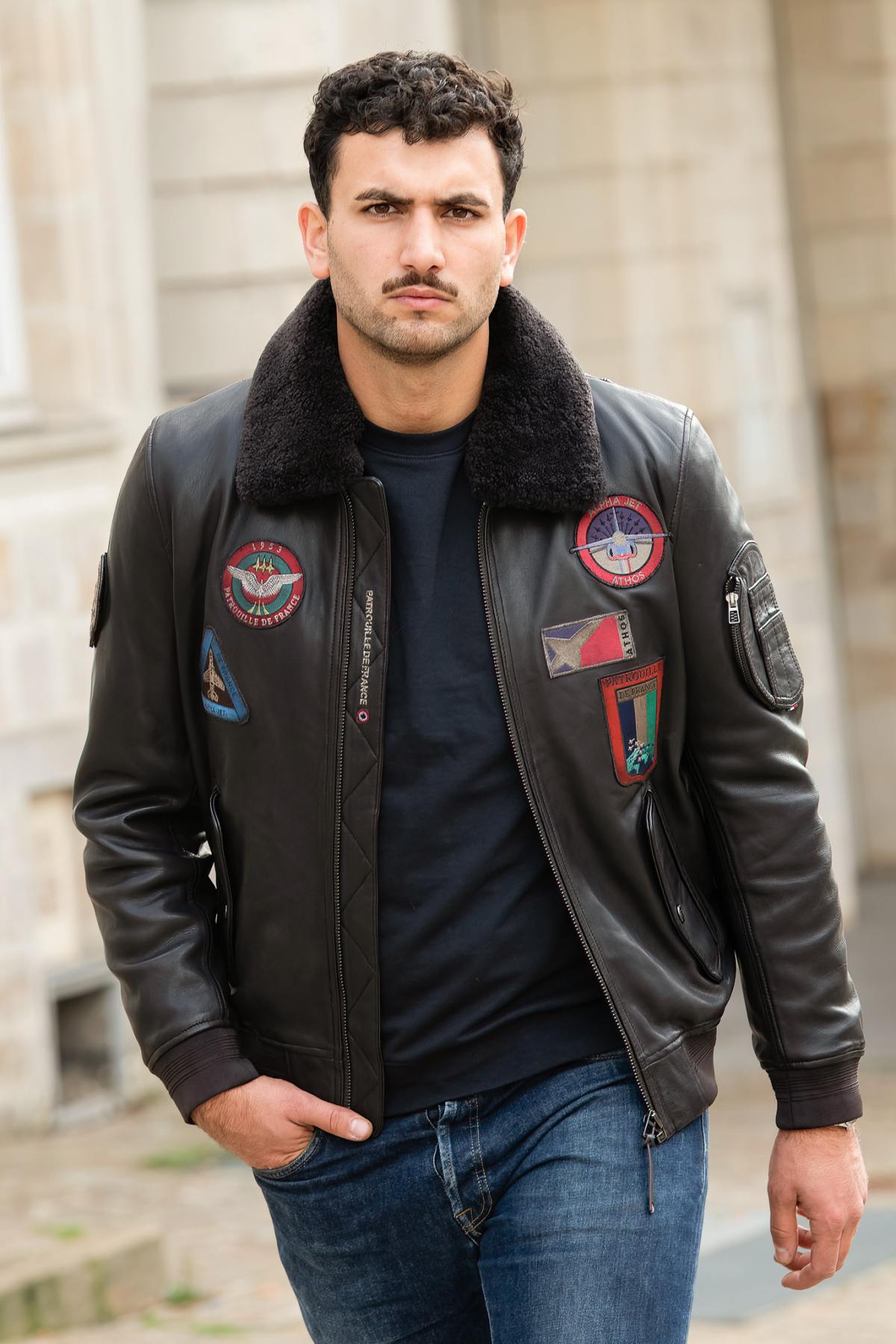 Brown leather bomber jacket with vintage Patrouille de France patches - Image n°4