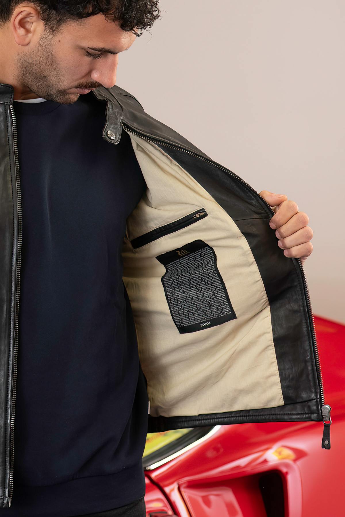 Le Mans-inspired black sheepskin jacket with classic biker edge. - Image n°6