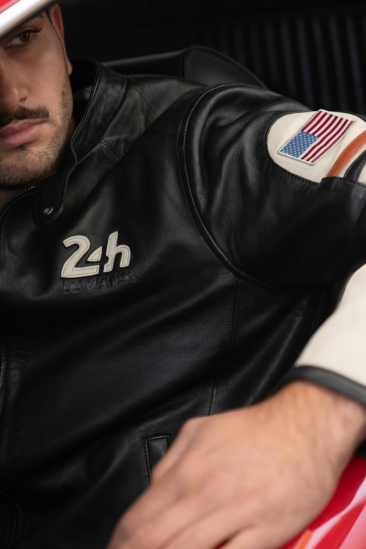 Le Mans-inspired black sheepskin jacket with classic biker edge. - Image n°3