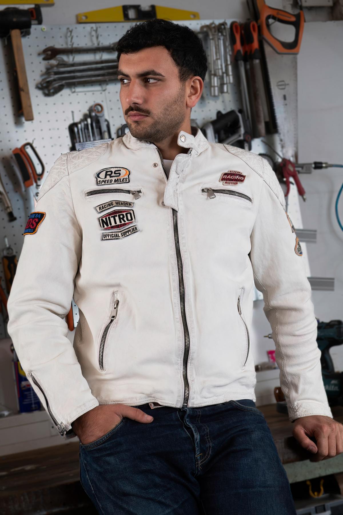 Off-white lambskin biker jacket with quilted detailing and patches. - Image n°5
