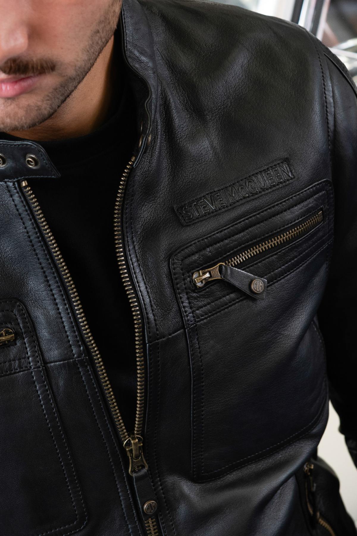 Steve McQueen black leather jacket - Image n°5
