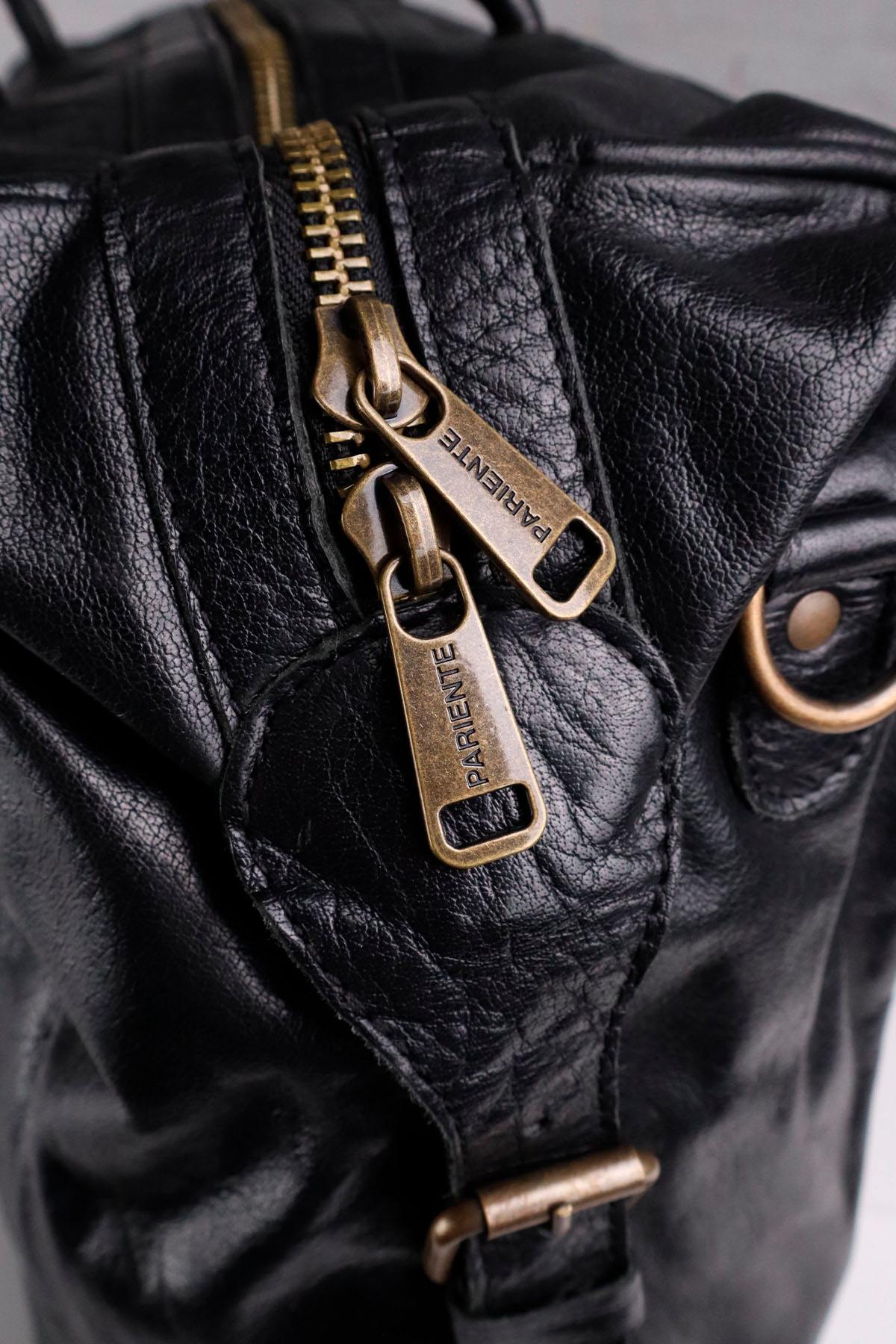 High-end black leather travel bag - Image n°3
