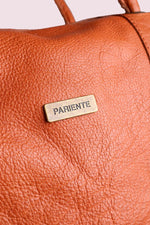 High-end leather travel bag in cognac color. - Image n°7