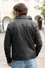 Black shirt collar jacket for men. - Image n°2