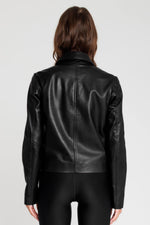 Trendy black leather jacket with shirt collar and button closure - Image n°2