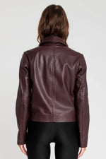 Burgundy leather jacket with shirt collar and button closure - Image n°2