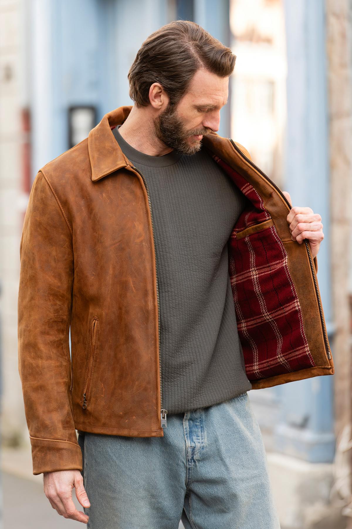 Schott's P673: heavyweight oiled nubuck, rugged and built to last. - Image n°6
