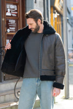 Schott's LC1259: black-and-brown shearling, vintage warmth for winter. - Image n°7