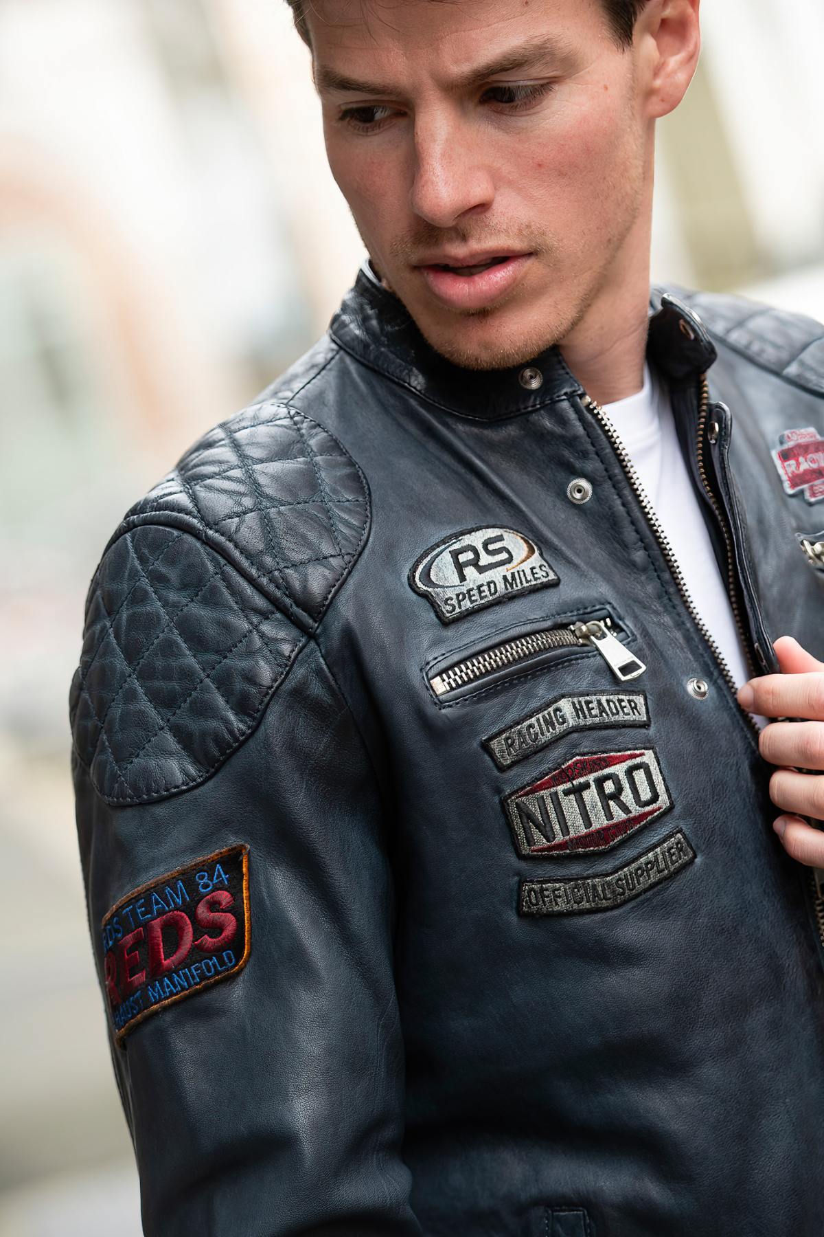 Bold lambskin jacket in ocean blue. Slim fit with six racing badges. - Image n°3